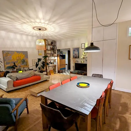 Sunny Garibaldi Port, Free Private Parking شقة